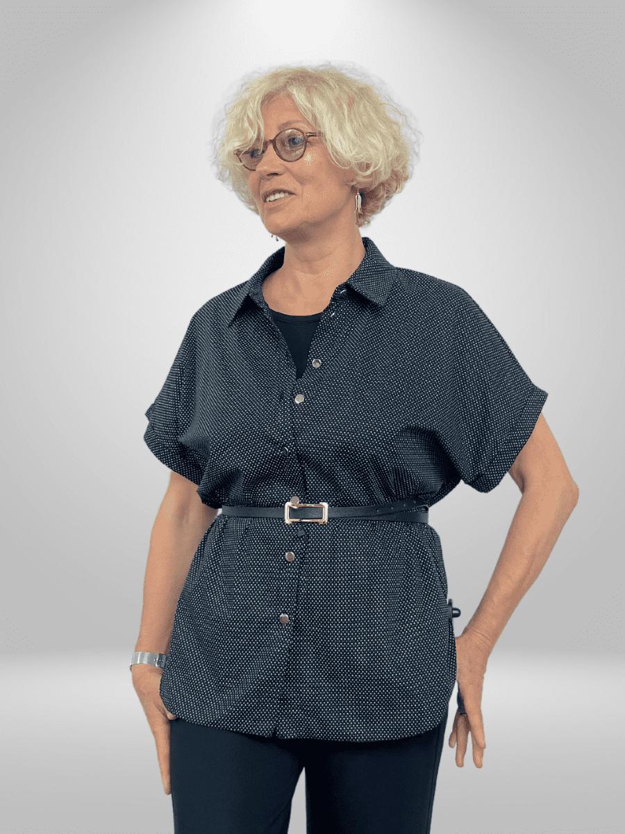 Stay cool and comfortable all day long with the Pienna Shirt. Made from lightweight fabric, this shirt offers a perfect fit and breathability. Perfect for long days, this shirt is a must-have in your wardrobe. Shop now!