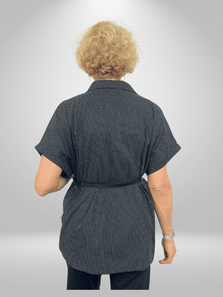 Stay cool and comfortable all day long with the Pienna Shirt. Made from lightweight fabric, this shirt offers a perfect fit and breathability. Perfect for long days, this shirt is a must-have in your wardrobe. Shop now!