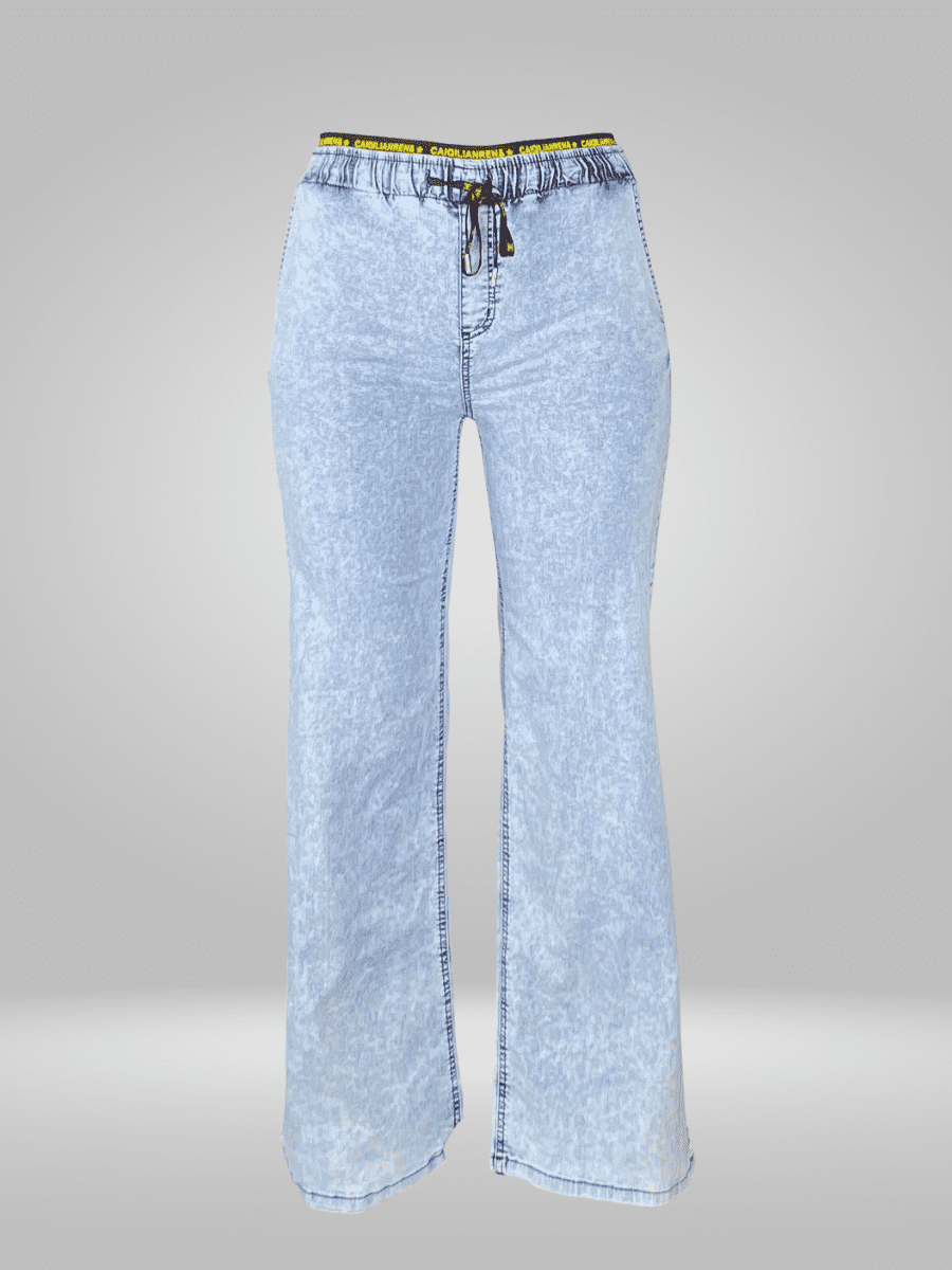 Upgrade your denim game with our Cotton Estensivo Boot-Cut Jeans. Crafted from a blend of 97% cotton and 3% Lycra, these jeans offer a comfortable and flexible fit that moves with you. Perfect for any occasion, these jeans provide the ideal combination of style and comfort. Whether you're running errands or enjoying a night out, these jeans will keep you looking and feeling your best. Shop now and experience the ultimate in comfort and style!