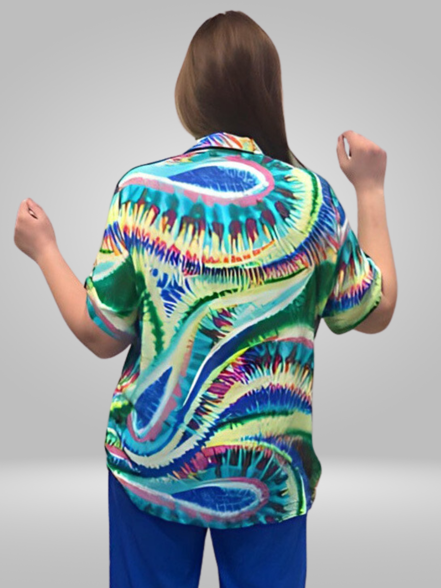 Add a pop of color to your wardrobe with the BISA Rainbow Blouse. Made from a lightweight and breathable material, this blouse offers all-day comfort. Versatile for any occasion, it's a must-have piece for your closet.