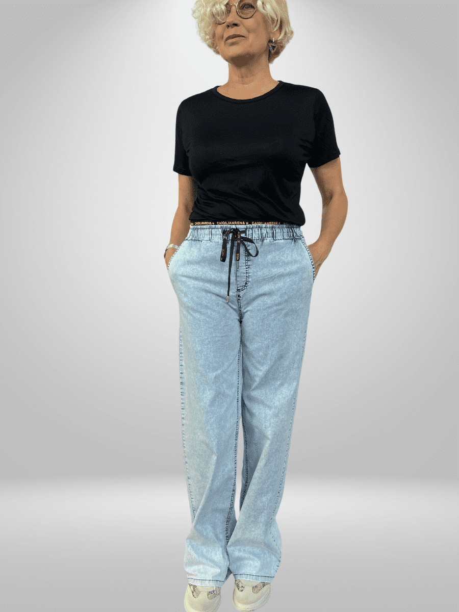 Upgrade your denim game with our Cotton Estensivo Boot-Cut Jeans. Crafted from a blend of 97% cotton and 3% Lycra, these jeans offer a comfortable and flexible fit that moves with you. Perfect for any occasion, these jeans provide the ideal combination of style and comfort. Whether you're running errands or enjoying a night out, these jeans will keep you looking and feeling your best. Shop now and experience the ultimate in comfort and style!