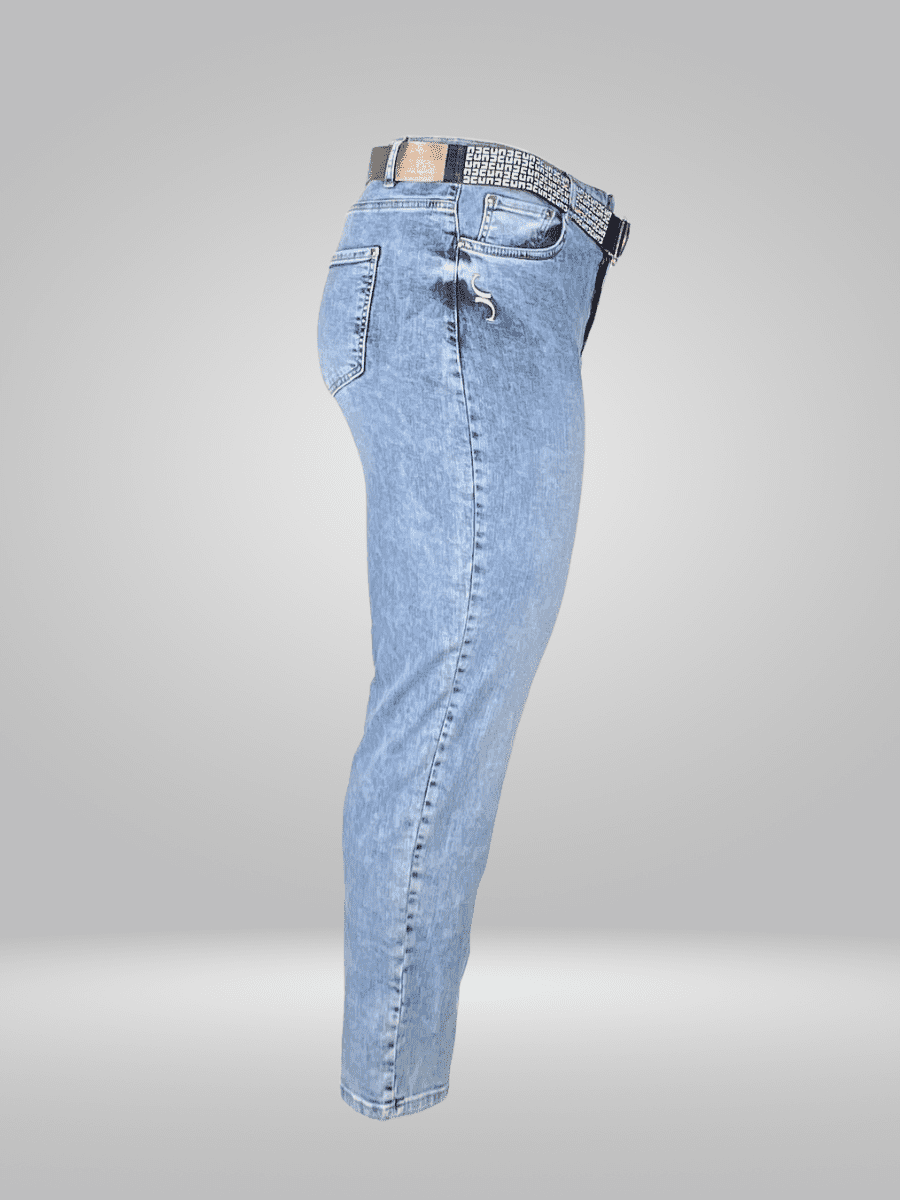 Elevate your wardrobe with Lady Coconad Slim Leg Jeans, crafted from a blend of 97% cotton and 3% elastane for the ultimate combination of comfort and fashion. These jeans are designed to make a statement and boost your confidence, without sacrificing on comfort. Upgrade your denim game with Lady Coconad and embrace effortless style.