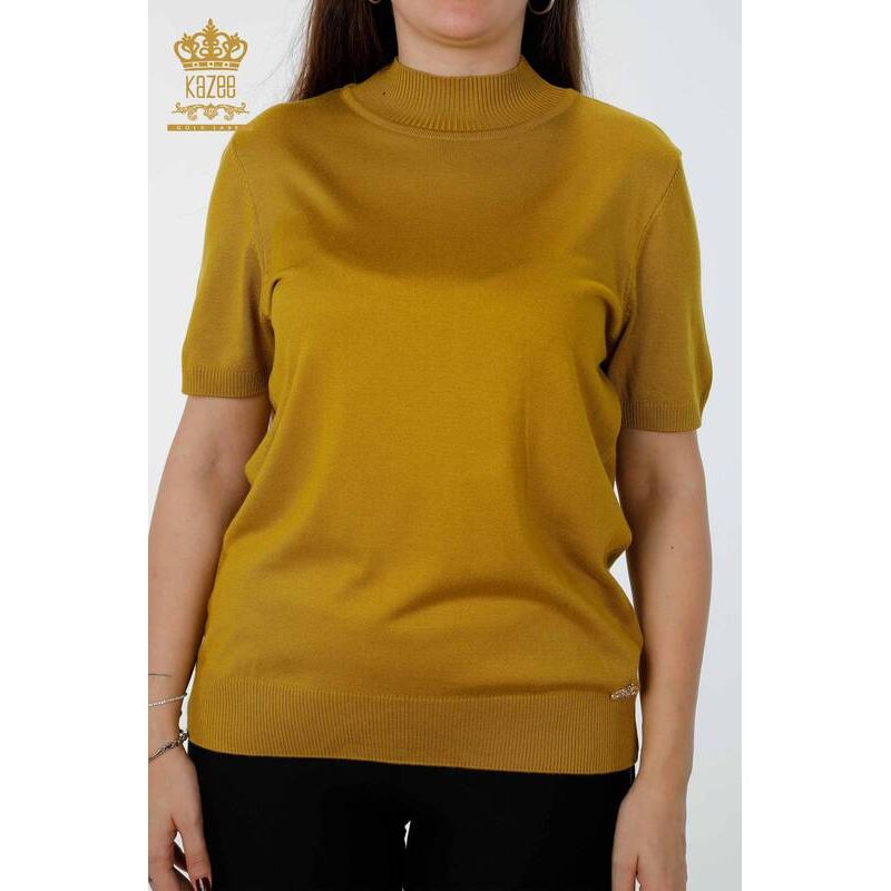 Stay cozy and stylish with Kazee's Women's Knitwear Sweater High Collar. Made with 92% Viscose and 8% Elite, this sweater is soft and comfortable. The model is 1.65 cm tall with a bust of 106 cm, waist of 91 cm, and hips of 110 cm. Perfect for any occasion, this sweater is a must-have for your wardrobe.
