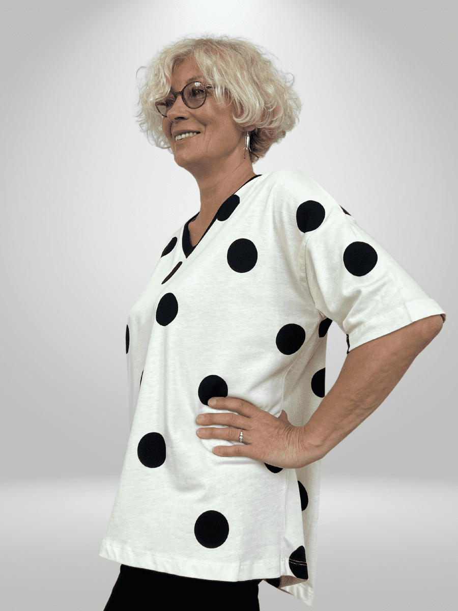 Add a touch of glamour to your wardrobe with the Destello Blouse. Made with high-quality materials, this stunning blouse features a unique design that effortlessly combines comfort and fashion. Perfect for any occasion, unleash your inner sparkle with this must-have piece.