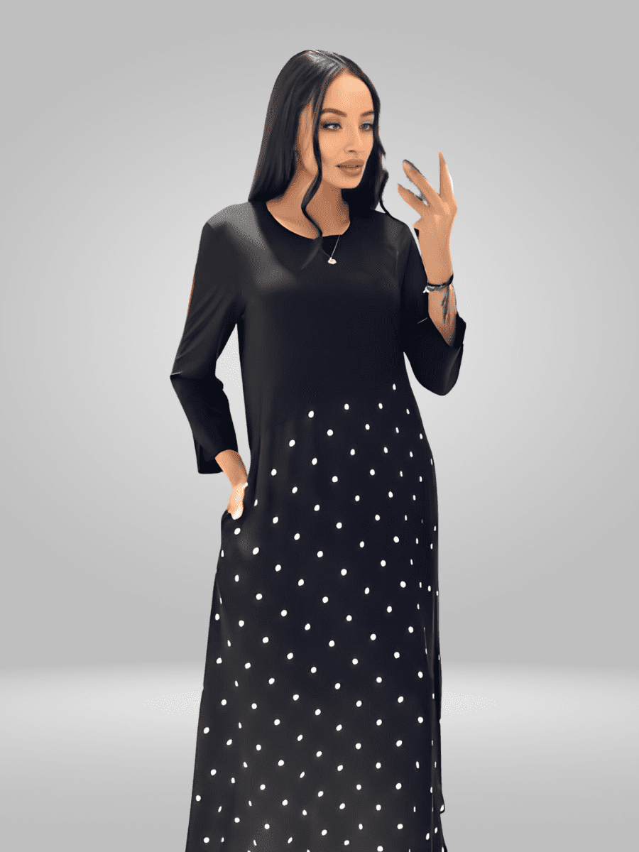 Introducing the Pienna Dress, a stylish and comfortable plus size option. This form-fitting dress is made of a soft and flexible material, ensuring a flattering and cozy fit. Perfect for any occasion, this dress is a must-have for your wardrobe.