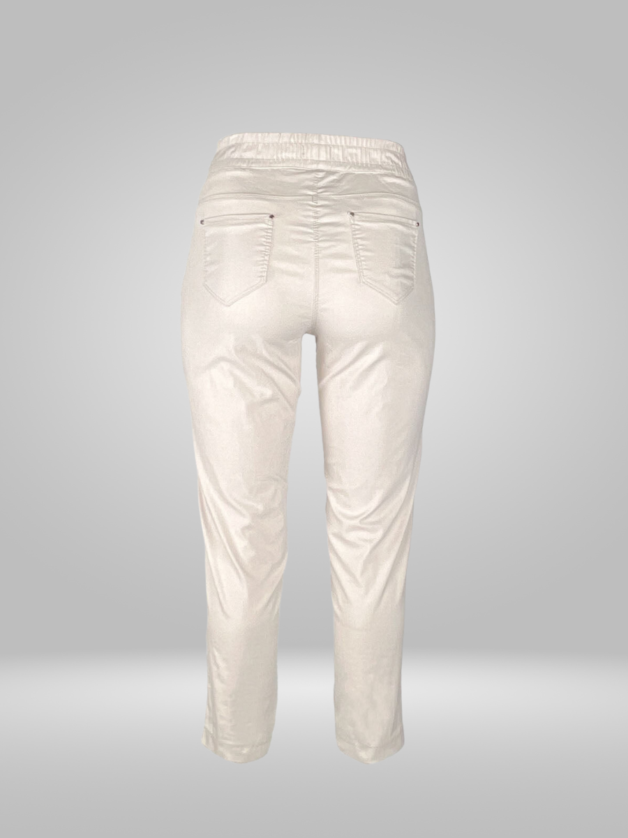 Upgrade your wardrobe with these stylish Divas Tapered Leg Pants (14-20). Made with a blend of 65% cotton and 30% nylon, these pants offer both comfort and durability. Perfect for any occasion, these pants will have you looking and feeling your best. Shop now and elevate your fashion game!