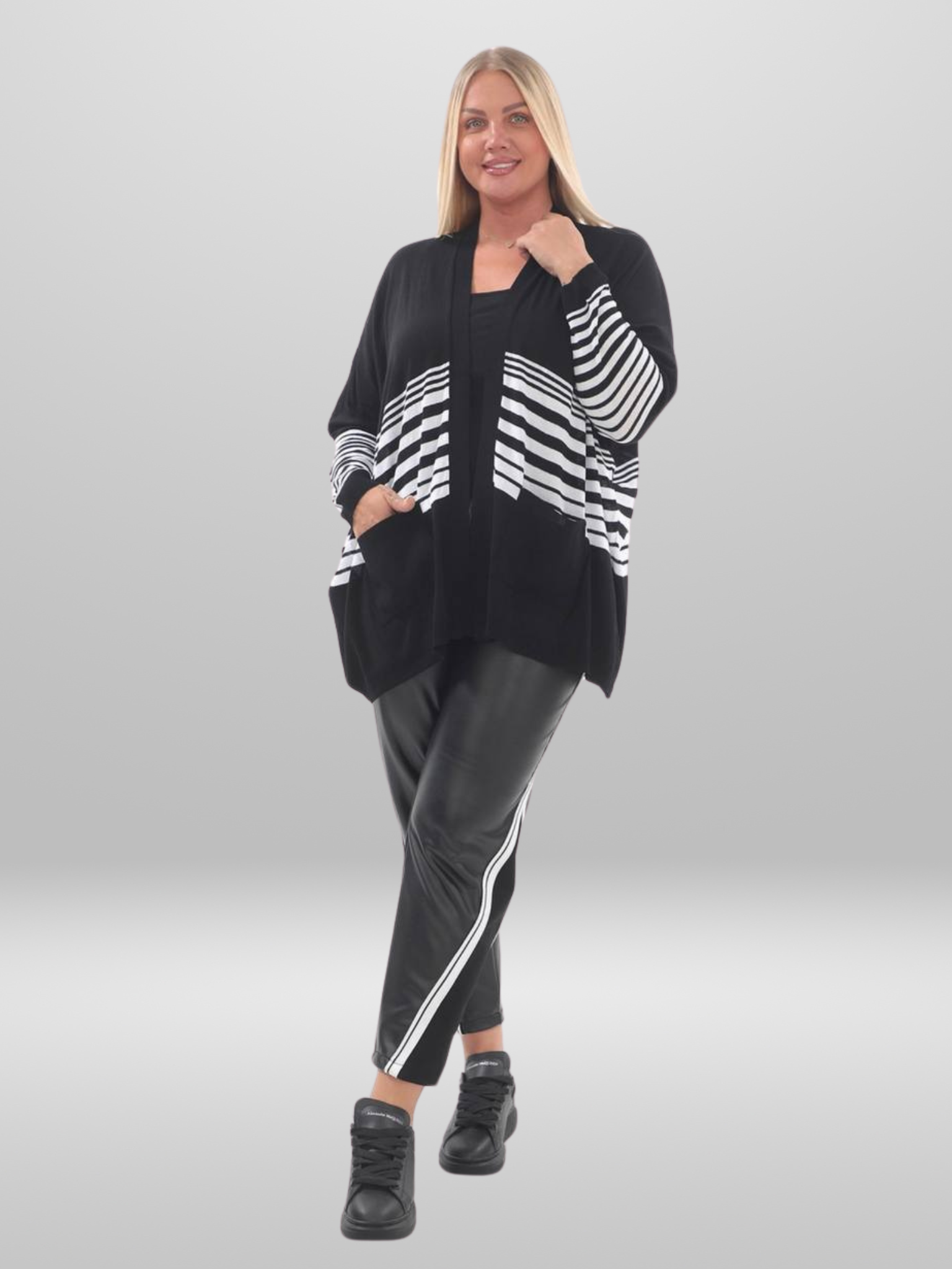 Get ready to turn heads with the Divas Plus Size Top - a perfect blend of luxury and comfort. This stylish addition to any attire is available in sizes 24-30, with measurements in cm doubled for an accurate fit. With a bust, waist, hip, collar, shoulder, sleeve, front length, and back length, this top is designed to flatter your curves and make you feel confident. Shop now and elevate your wardrobe with this must-have piece.