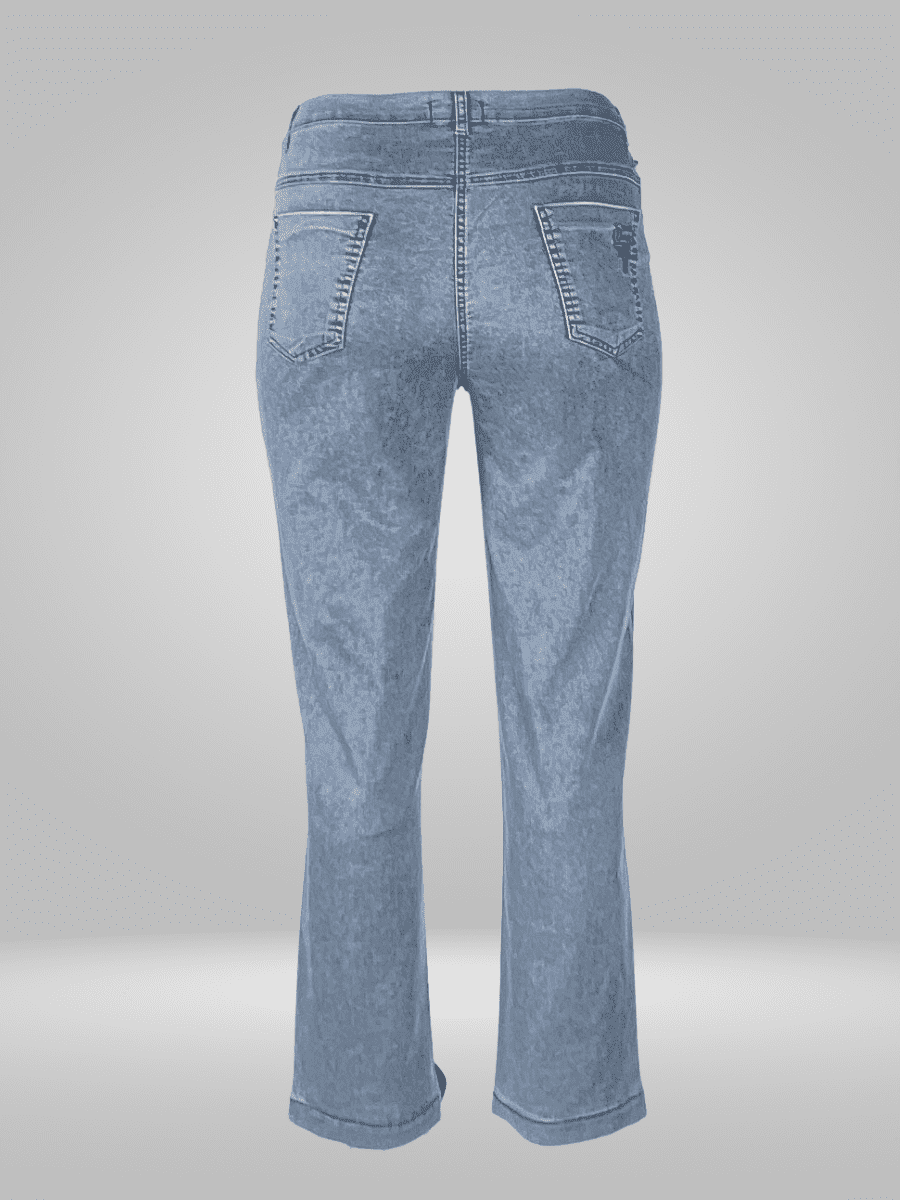 Get accurate measurements for Duran Jeans with our LayFlat size chart. Waist, front rise, hip, thigh, length, knee, inseam, leg opening, and back rise in centimeters and inches. Please note that measurements may vary slightly due to fabric stretch and human error. Mobile users, scroll right for visual representation.