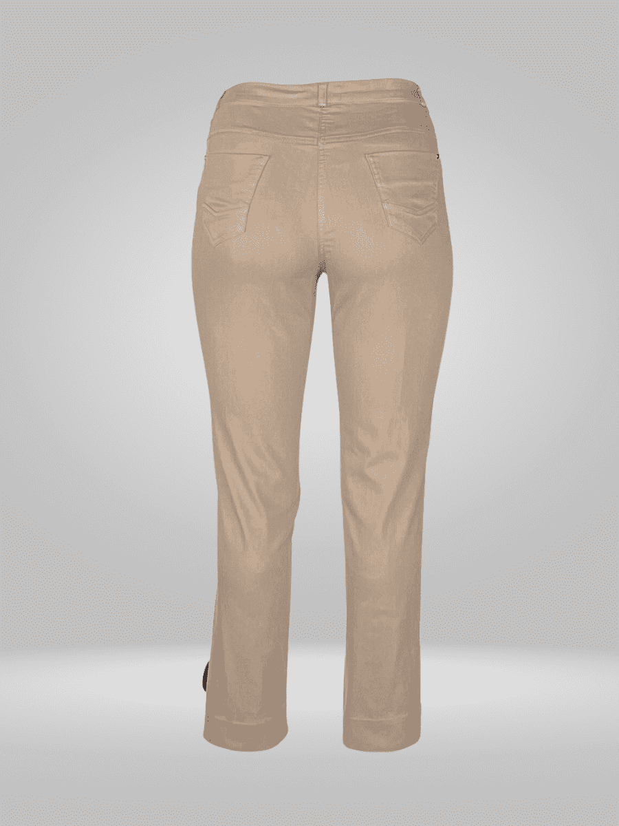 Elevate your fashion game with our Duran Pants, crafted from a blend of 65% cotton, 32% polyester, and 3% icy for ultimate comfort and style. These pants are perfect for any occasion, featuring a trendy design and innovative fabric. Upgrade your wardrobe and make a statement with the Duran Pants.