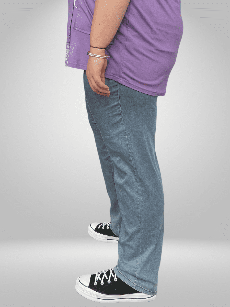 Get the perfect fit with Duran Plus Size Jeans. This table provides measurements in centimeters and inches for waist, front rise, hip, thigh, length, knee, inseam, leg opening, and back rise. Please note that flat lay measurements may vary slightly due to fabric stretch and measurement variation. Mobile users, scroll right on the image carousel for a visual representation. Shop now for the perfect fit!
