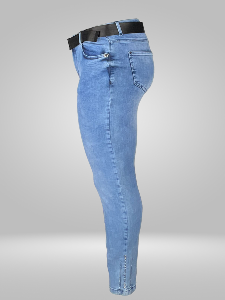 Upgrade your denim game with our Carmito Skinny Jeans. Crafted from a blend of 98% cotton and 2% elastane, these jeans provide the ideal combination of flexibility and strength. Embrace both comfort and fashion with these must-have jeans, designed to make a statement and elevate your style. Shop now and experience the perfect fit for a standout look.