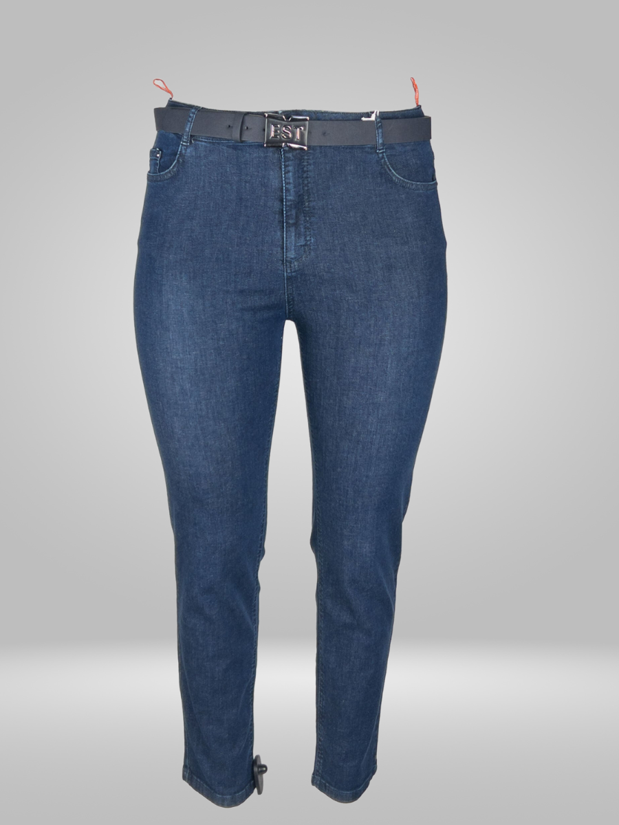 Get accurate measurements for the Estensivo Pants with our LayFlat size chart. See the waist, front rise, hip, thigh, length, knee, inseam, leg opening, and back rise in centimeters and inches. Please note that flat lay measurements may vary slightly due to fabric stretch and measurement variation. Mobile users, scroll right on the image carousel for a visual representation.