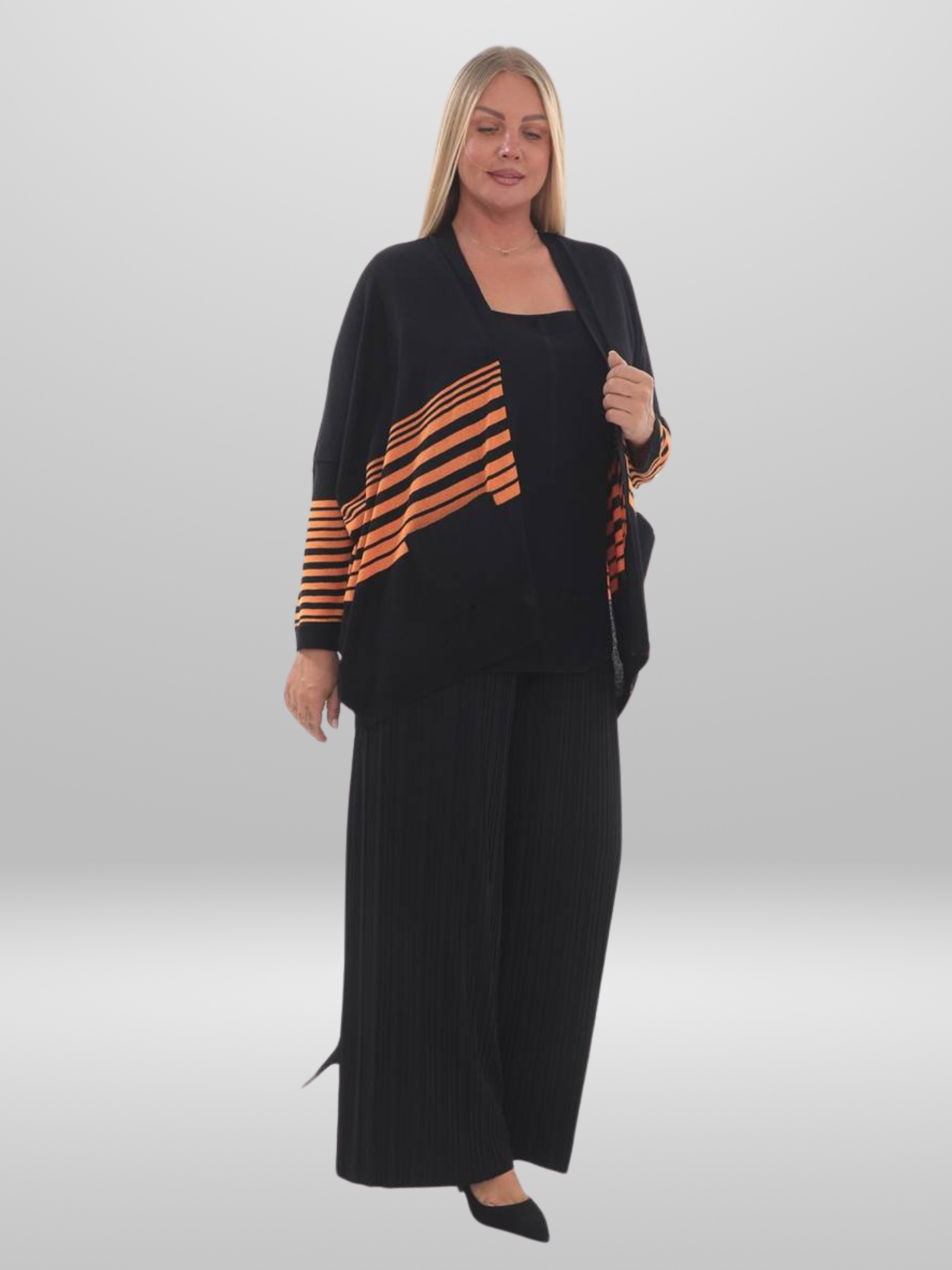 Get ready to turn heads with the Divas Plus Size Top - a perfect blend of luxury and comfort. This stylish addition to any attire is available in sizes 24-30, with measurements in cm doubled for an accurate fit. With a bust, waist, hip, collar, shoulder, sleeve, front length, and back length, this top is designed to flatter your curves and make you feel confident. Shop now and elevate your wardrobe with this must-have piece.