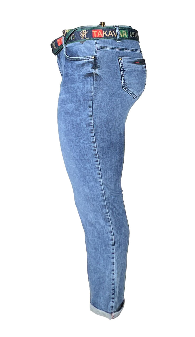 Upgrade your wardrobe with our Takavar Skinny Jeans (12-18), crafted from a blend of 64% polyester, 31% viscose, and 5% elastane for the perfect fit. These jeans offer both comfort and style, with a sleek and slimming design. Elevate your fashion game with these versatile and trendy jeans, available now.