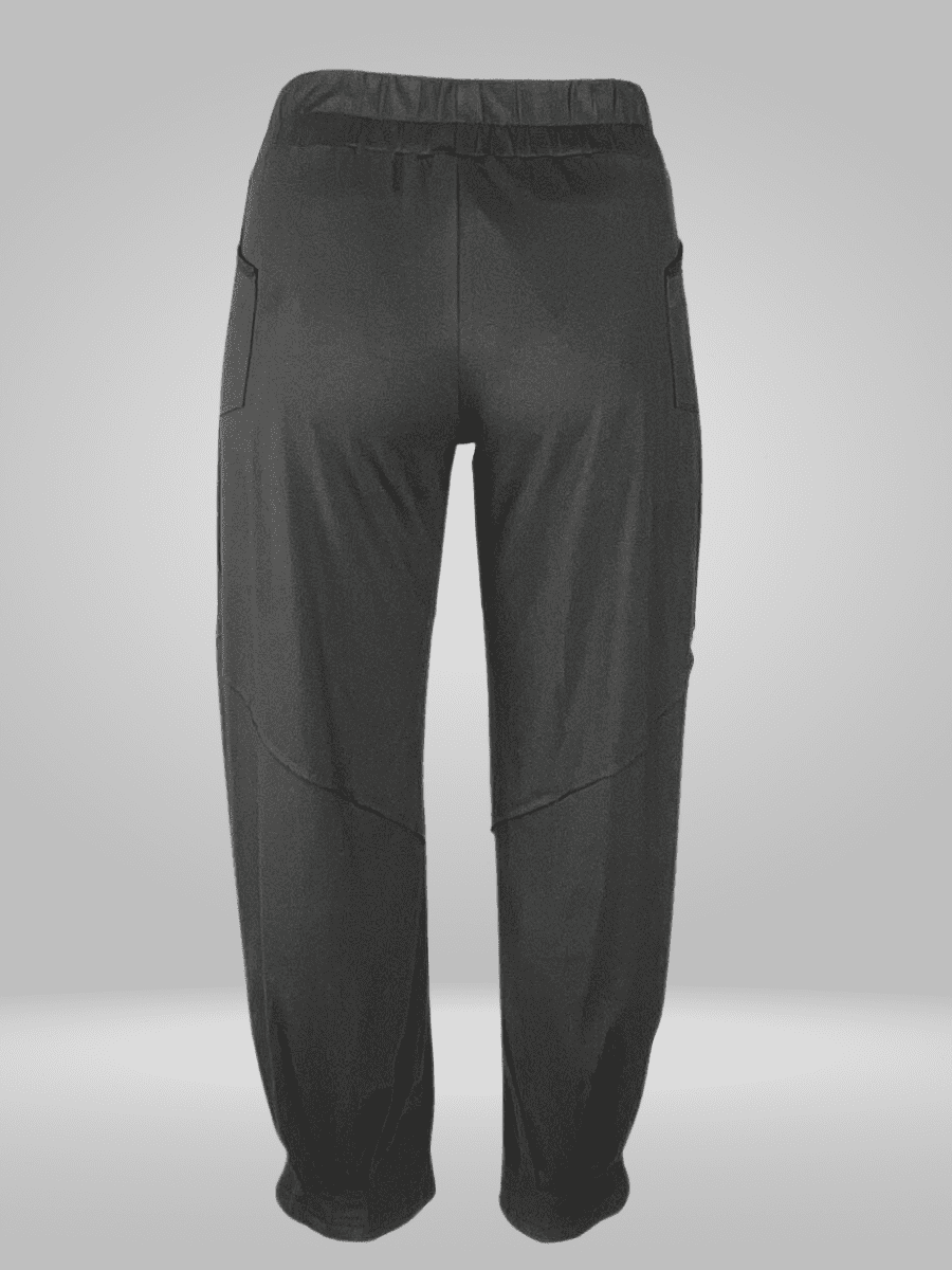 Upgrade your wardrobe with Divas Plus Size Pants, designed for both comfort and style. Made with a relaxed fit and a blend of 95% cotton and 5% elastane, these pants offer all-day comfort and breathability. Perfect for everyday wear, these pants are a must-have for any fashion-forward diva.