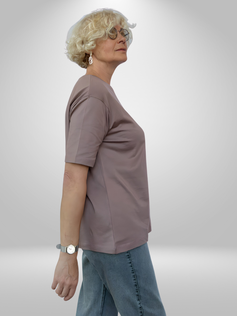 Upgrade your wardrobe with the Destello Blouse (12-16), crafted from 100% soft and breathable cotton. This stylish top offers a comfortable and flattering fit, perfect for any occasion. Add a touch of luxury to your look with the Destello Blouse!