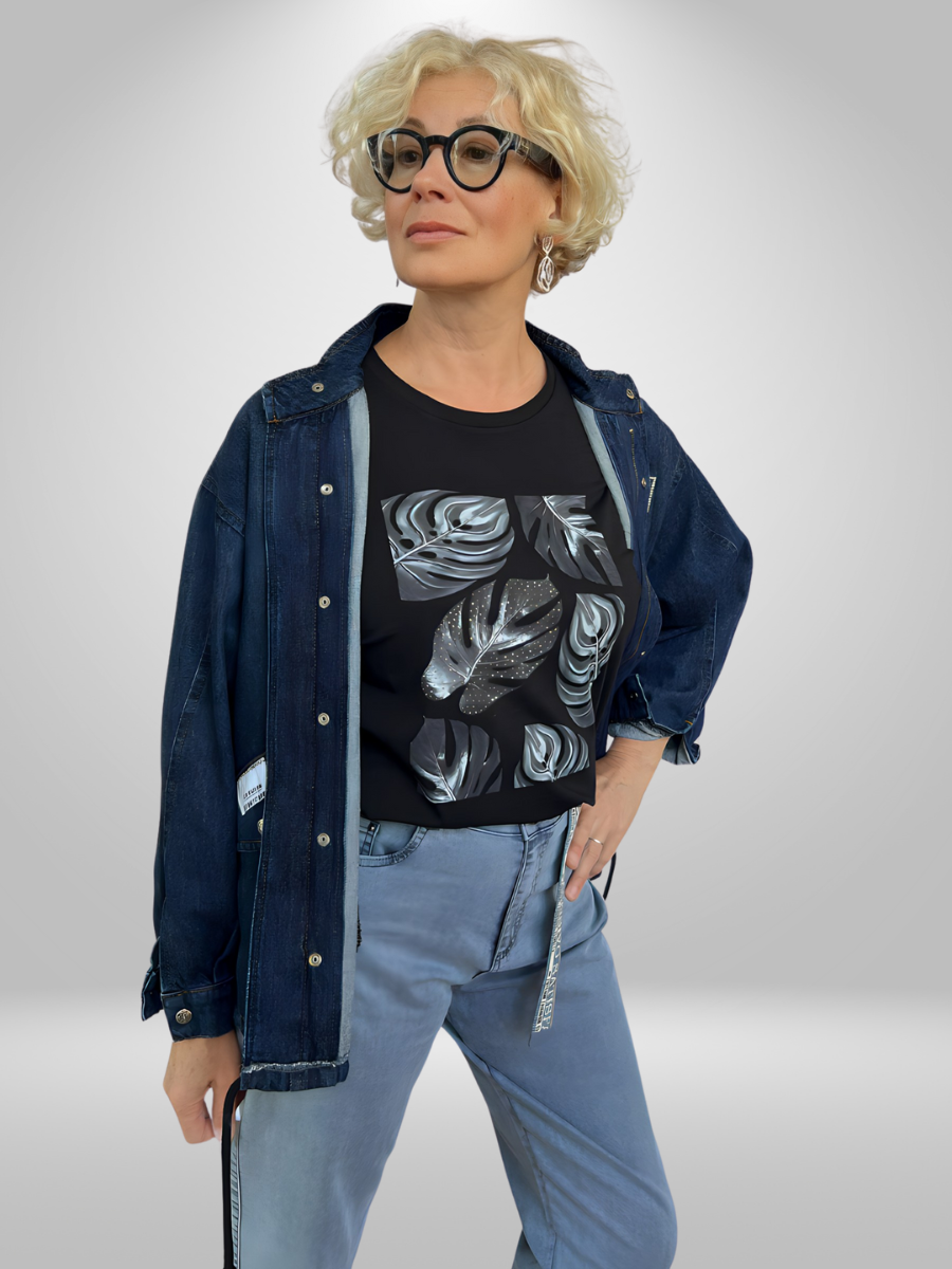 Upgrade your wardrobe with the Destello Plus Size Blouse, a versatile and stylish addition to any outfit. Made with lightweight and breathable fabric, this suit is perfect for all-day wear. Its comfortable fit ensures a flattering silhouette for all body types. Shop now and elevate your fashion game!
