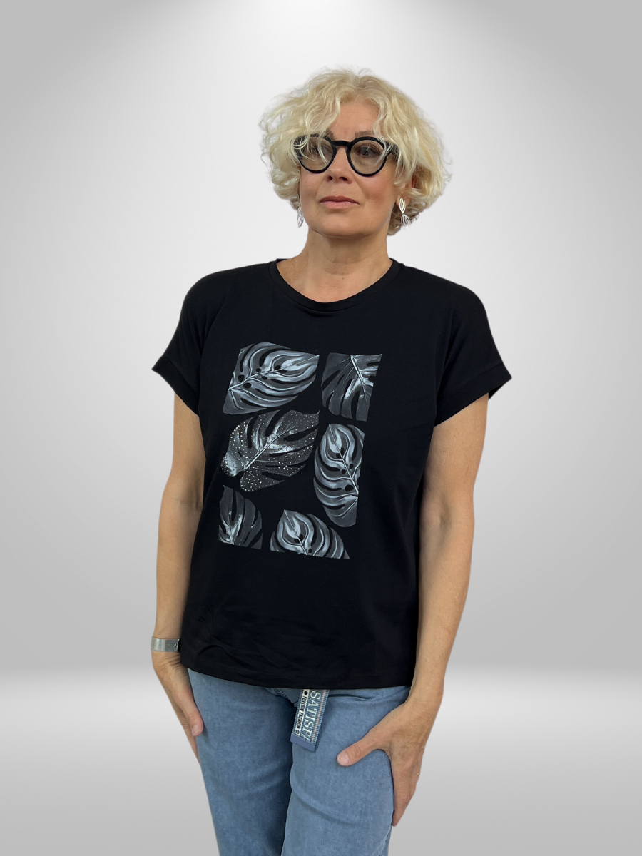 Upgrade your wardrobe with the Destello Plus Size Blouse, a versatile and stylish addition to any outfit. Made with lightweight and breathable fabric, this suit is perfect for all-day wear. Its comfortable fit ensures a flattering silhouette for all body types. Shop now and elevate your fashion game!