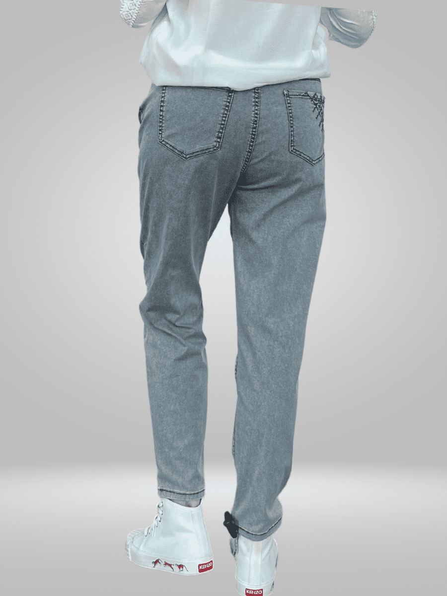 Elevate your wardrobe with Lady Coconad Jeans, crafted from 97% cotton and 3% elastane for the ultimate combination of comfort and fashion. These jeans are a must-have for any fashion-forward woman, offering the perfect fit and style. Make a bold statement and exude confidence with Lady Coconad Jeans.