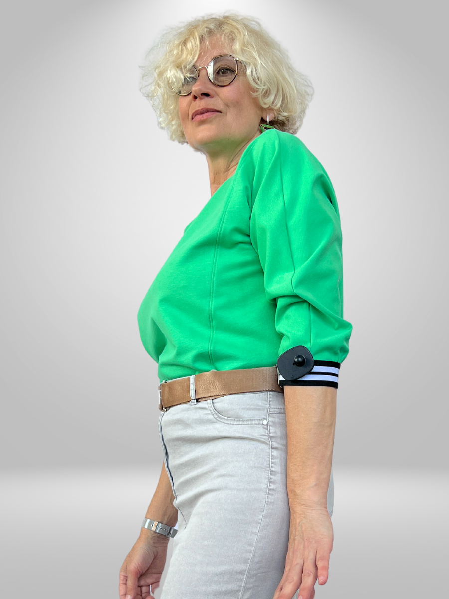 Upgrade your wardrobe with the Pienna Blouse (size 14-18), designed for a perfect fit that accentuates your figure. Made with a stretchy and comfortable fabric, this blouse is ideal for all-day wear. Its tailored design adds a touch of sophistication to any outfit. Shop now and elevate your style game!