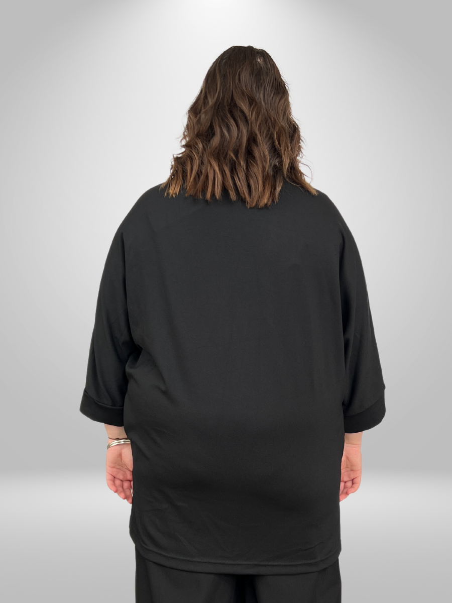 Plus Size Women's Tunic, Sizes 20-24 NZ/UK, Made with sublime blend of 95% Cotton and 5% Elastane. This Tunic has sleek design incorporating white diagonal lines that is sure to empower one's style and confidence. This tunic is amazing for both the formal occasion as well as casual outings, thanks to its comfortable fit.