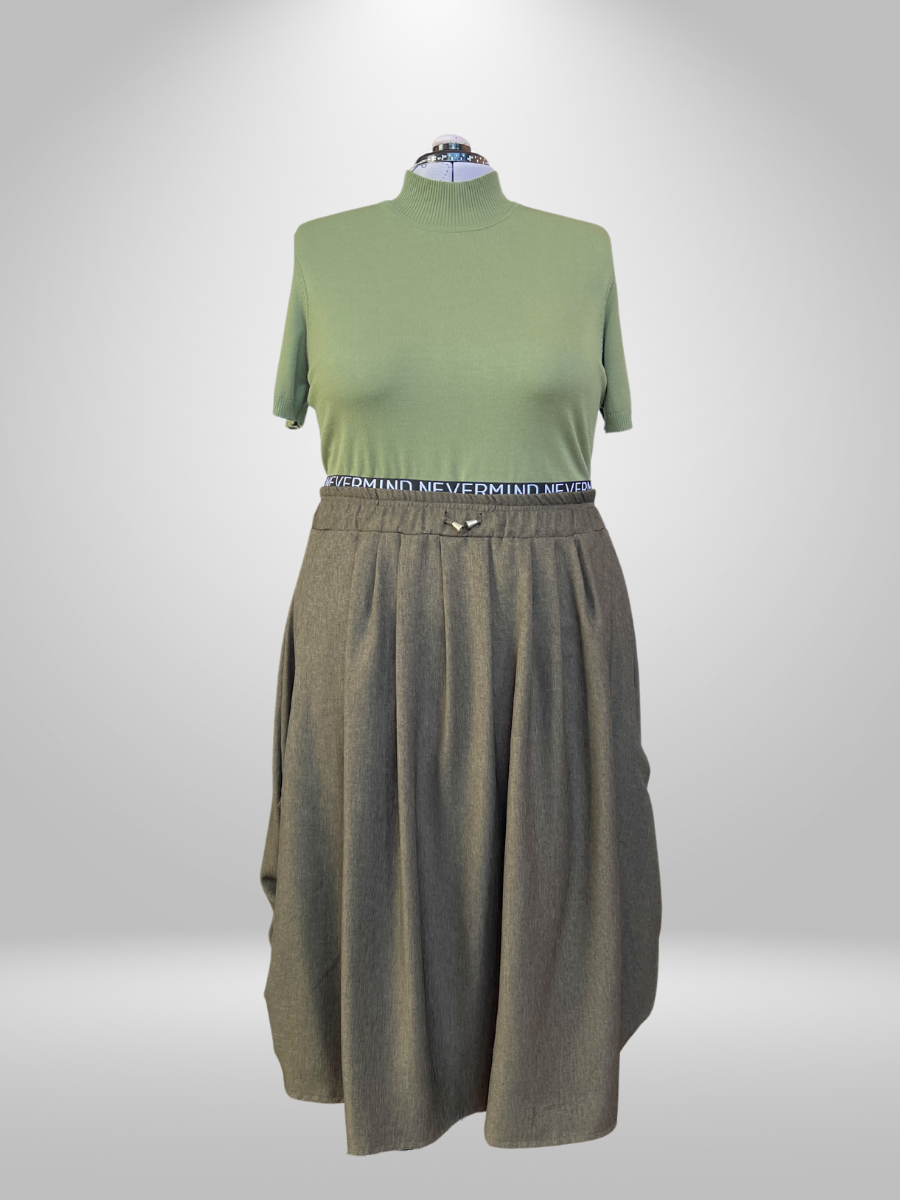 Green pleated midi skirt outfit online