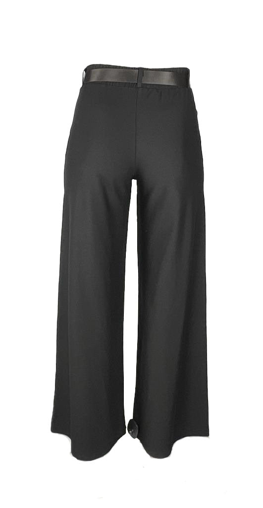Introducing our Sly Pants, made of a breathable blend of 95% cotton and 5% elastane for a comfortable fit. These pants feature a layflat design and are available in various sizes. See the table for measurements in centimeters and inches. Please note that flat lay measurements may vary slightly due to fabric stretchiness and measurement variation. Mobile users, please scroll to the right on the image carousel for a visual representation of the measurements.