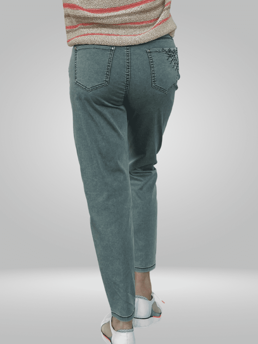 Elevate your wardrobe with Lady Coconad Jeans, crafted from 97% cotton and 3% elastane for the ultimate combination of comfort and fashion. These jeans are a must-have for any fashion-forward woman, offering the perfect fit and style. Make a bold statement and exude confidence with Lady Coconad Jeans.