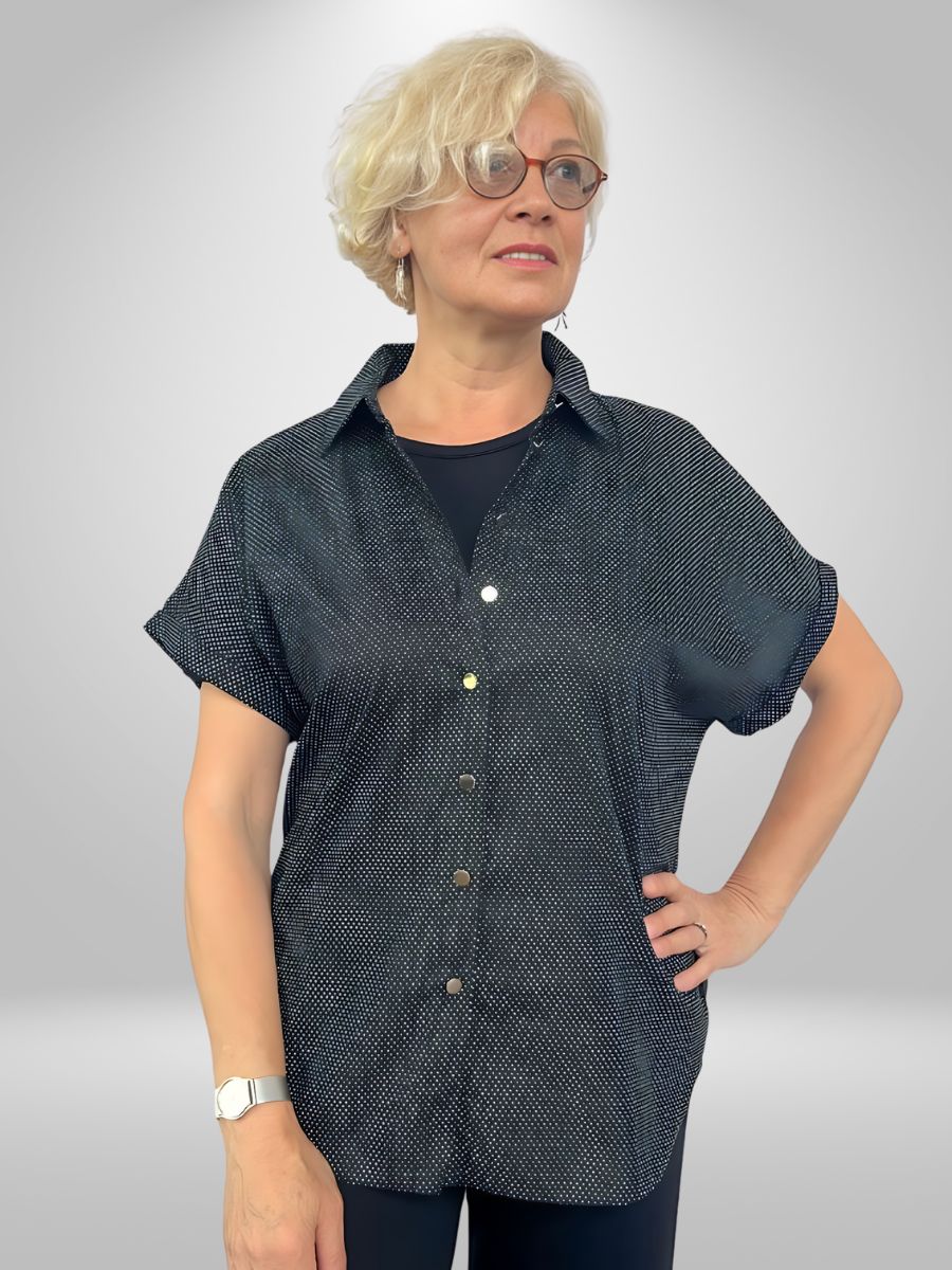 Stay cool and comfortable all day long with the Pienna Shirt. Made from lightweight fabric, this shirt offers a perfect fit and breathability. Perfect for long days, this shirt is a must-have in your wardrobe. Shop now!