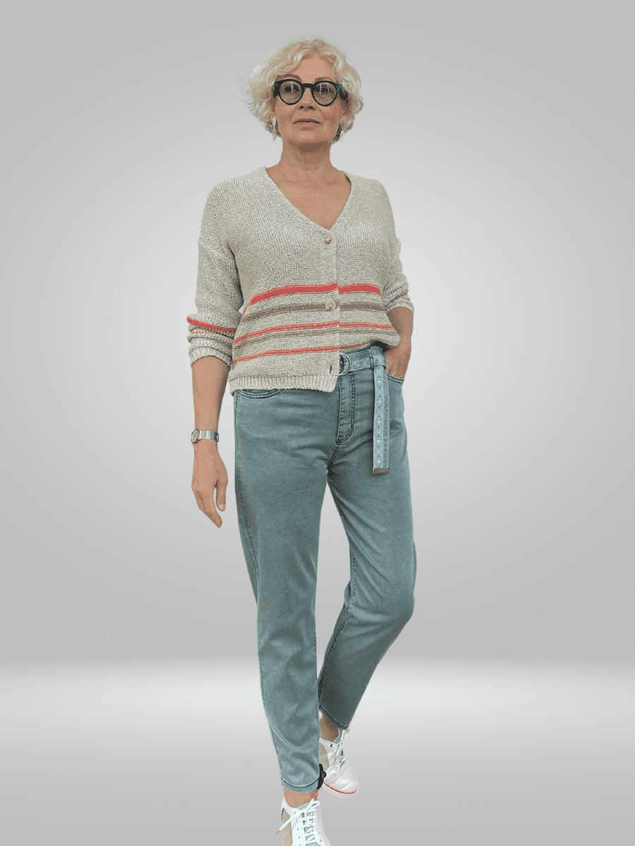 Elevate your wardrobe with Lady Coconad Jeans, crafted from 97% cotton and 3% elastane for the ultimate combination of comfort and fashion. These jeans are a must-have for any fashion-forward woman, offering the perfect fit and style. Make a bold statement and exude confidence with Lady Coconad Jeans.