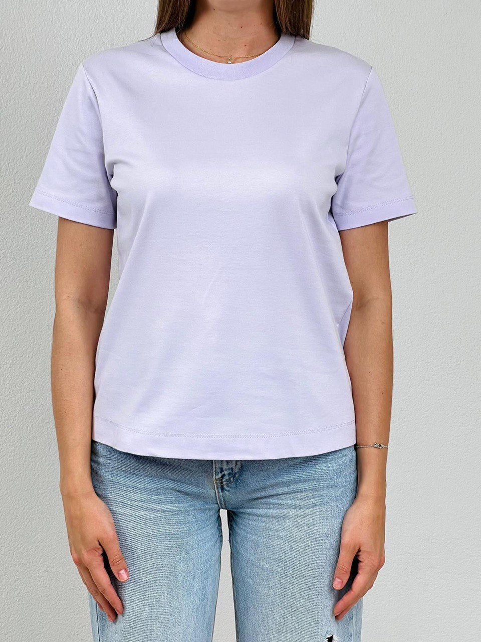 Upgrade your wardrobe with the Destello Blouse (12-16), crafted from 100% soft and breathable cotton. This stylish top offers a comfortable and flattering fit, perfect for any occasion. Add a touch of luxury to your look with the Destello Blouse!
