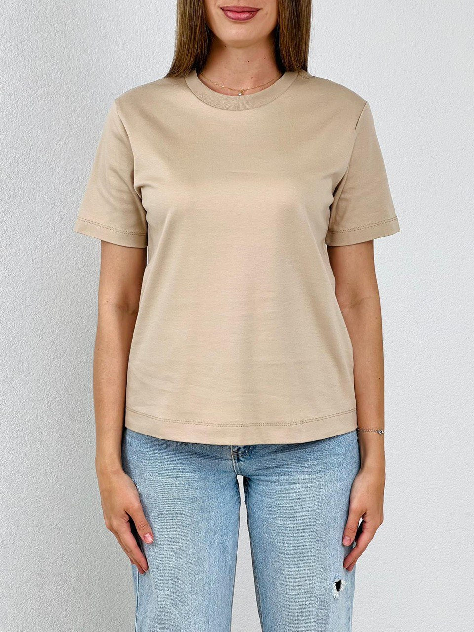 Upgrade your wardrobe with the Destello Blouse (12-16), crafted from 100% soft and breathable cotton. This stylish top offers a comfortable and flattering fit, perfect for any occasion. Add a touch of luxury to your look with the Destello Blouse!