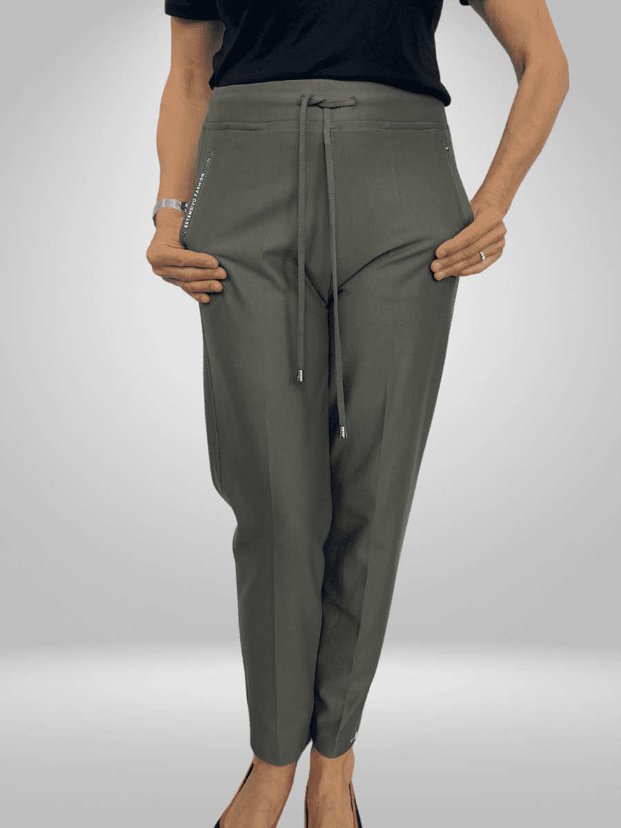 Upgrade your wardrobe with our Viscose Blend Estensivo Peg Leg Pants (12-18). Made with a blend of 67% Viscose, 27% Nylon, and 6% Lycra, these pants provide a comfortable and stylish fit. Perfect for any occasion, these pants offer a soft and breathable fabric for ultimate comfort. Elevate your style and embrace effortless elegance with these must-have pants.