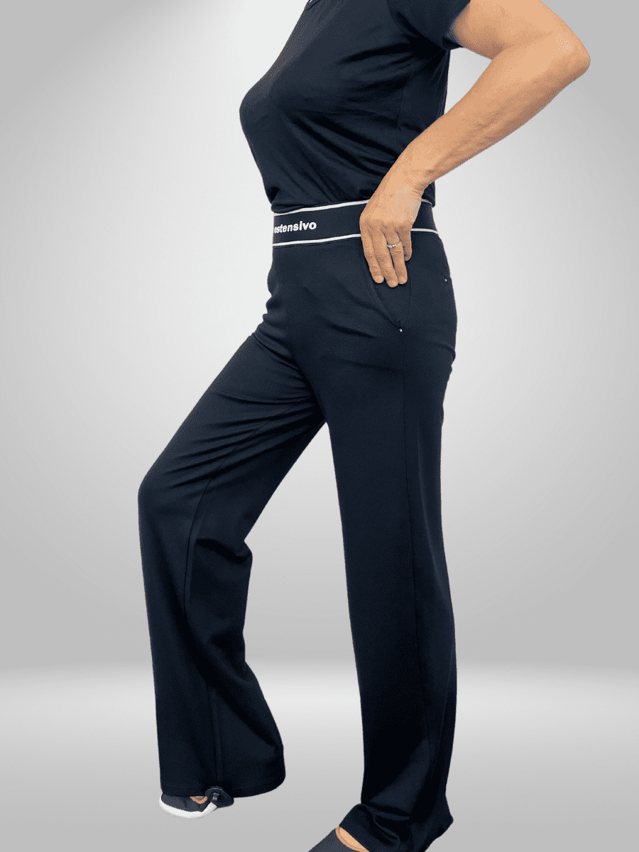 Upgrade your style game with our Estensivo Flare Pants! Crafted from a blend of 92% Nylon and 8% Elastane, these pants offer a comfortable and figure-flattering fit. Whether for a casual day out or a special event, these pants will give you the confidence to make a statement. Shop now and elevate your wardrobe!