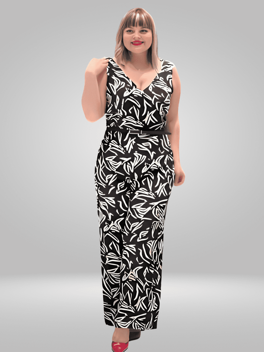 Upgrade your wardrobe with Pienna Plus Size Overalls. These stylish overalls offer adjustable straps and a loose fit for maximum comfort and flexibility. Perfect for any occasion, these overalls provide full coverage and a flattering silhouette. Shop now and elevate your fashion game!