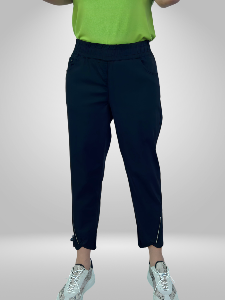 Upgrade your wardrobe with these stylish Divas Tapered Leg Pants (14-20). Made with a blend of 65% cotton and 30% nylon, these pants offer both comfort and durability. Perfect for any occasion, these pants will have you looking and feeling your best. Shop now and elevate your fashion game!