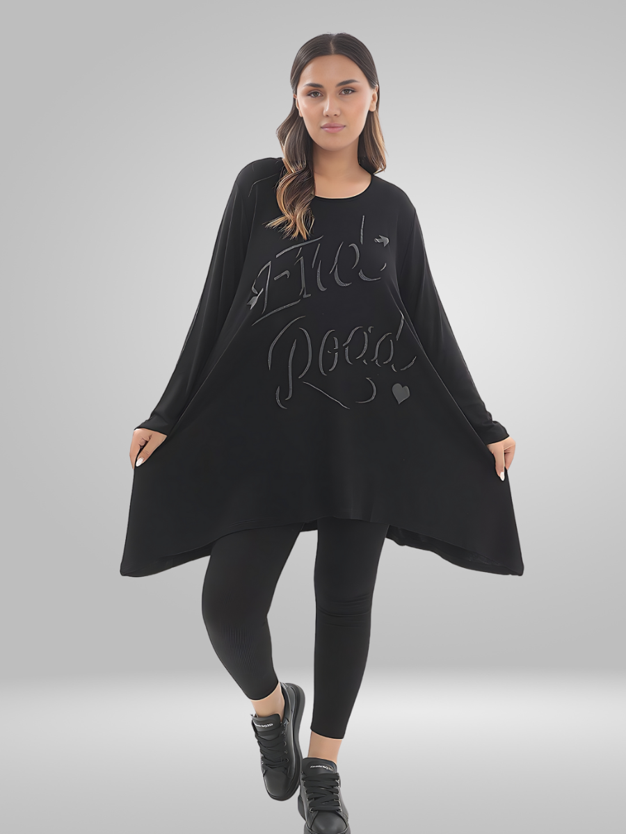 Stay comfortable and stylish with the Natural Munna Plus Size Tunic. Made with lightweight fabric, this tunic offers a breathable fit for all-day wear. Available in sizes 20-26, with bust measurements ranging from 134-152cm, this tunic is designed to flatter your curves. Perfect for any occasion, the tunic features a collar, shoulder and sleeve measurements for a perfect fit. Choose from a variety of colors and pair with your favorite bottoms for a versatile look. Measurements are in centimeters.