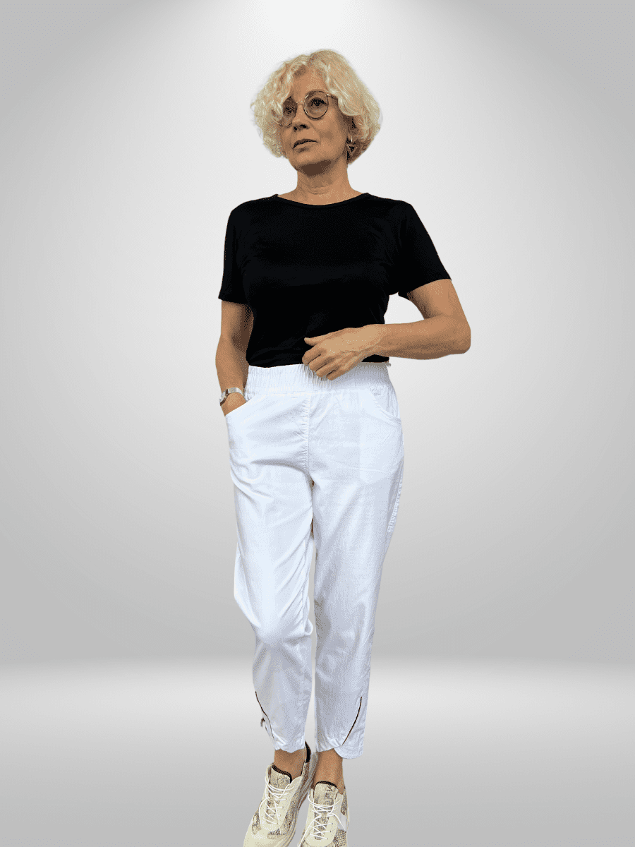 Upgrade your wardrobe with these stylish Divas Tapered Leg Pants (14-20). Made with a blend of 65% cotton and 30% nylon, these pants offer both comfort and durability. Perfect for any occasion, these pants will have you looking and feeling your best. Shop now and elevate your fashion game!