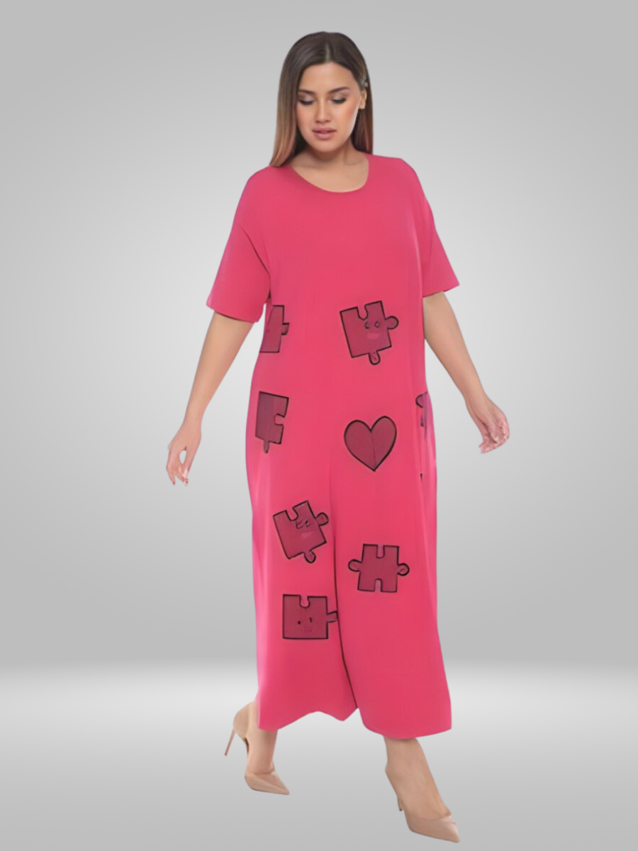 Stay comfortable and stylish in the Natural Munna Plus Size Dress. Made with lightweight fabric, this dress is designed for a comfortable fit and breathability, perfect for long days. Available in sizes 22/24, 24/26, and 28/30, with bust, waist, hip, collar, shoulder, sleeve, front length, and back length measurements in centimeters. Add this versatile dress to your wardrobe for a flattering and comfortable look.