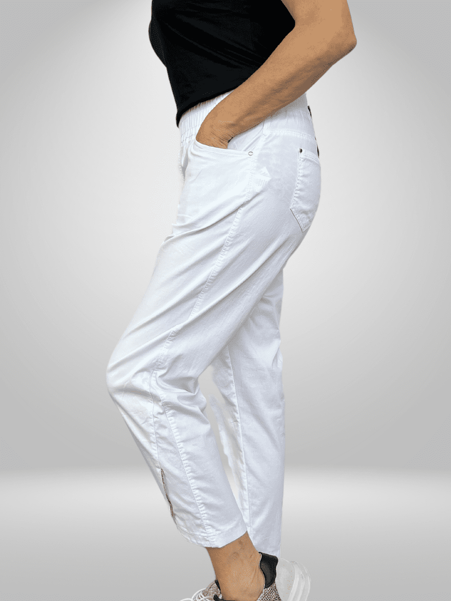 Upgrade your wardrobe with these stylish Divas Tapered Leg Pants (14-20). Made with a blend of 65% cotton and 30% nylon, these pants offer both comfort and durability. Perfect for any occasion, these pants will have you looking and feeling your best. Shop now and elevate your fashion game!