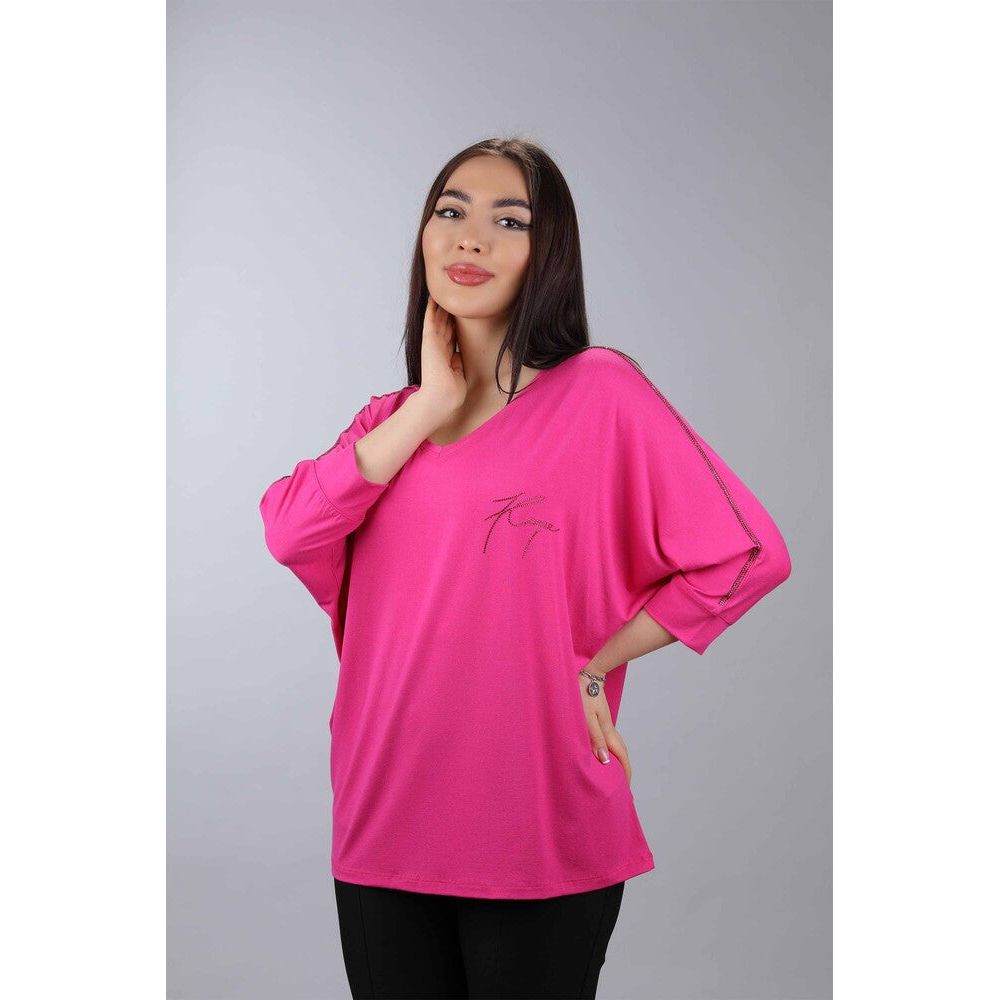 Introducing the Kazee Blouse for women, made with 97% viscose and 3% elastane for a comfortable and flattering fit. Featuring the Kazee logo on a V-neck and long sleeves, this blouse is perfect for any occasion. Made with combed cotton for a soft and luxurious feel. Shop now and elevate your wardrobe with this must-have piece.