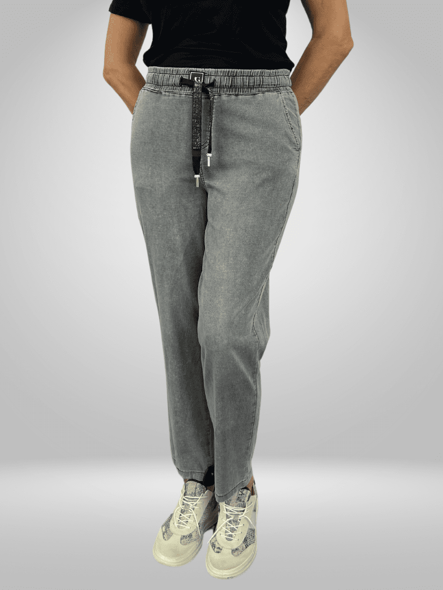 Upgrade your denim game with Avangarde Jeans (12-18), crafted from 100% cotton for ultimate comfort. These stretchy jeans feature a spandex-infused design for unparalleled flexibility, perfect for those with active lifestyles. Shop now and elevate your wardrobe with these stylish and comfortable jeans.